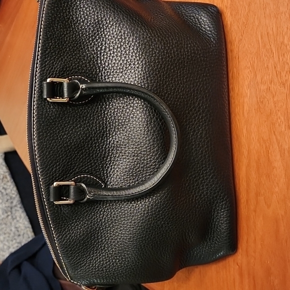 Dooney & Bourke black pebble leather classic satchel! Well worn & clean! - Picture 4 of 10